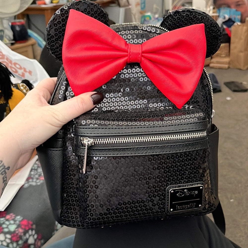 Loungefly sequin minnie bag